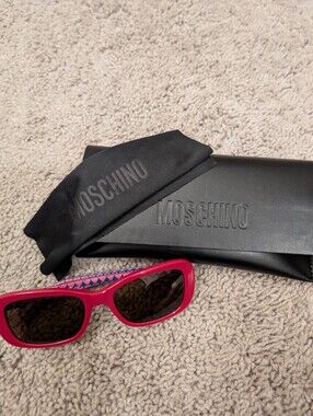 Love Moschino Pink Heart Detail Sunglasses W/ Case & Cloth
